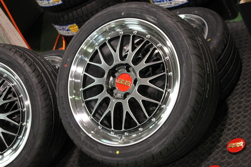 インプレッサ WRX STIのフジコーポレーション・BBS LM限定カラー